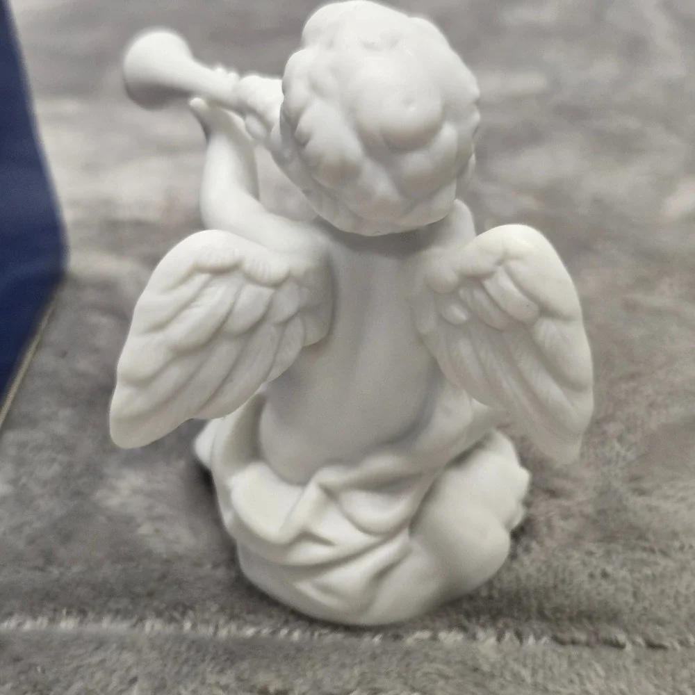 Avon Nativity Collectibles The Cherub Porcelain Figurine 1989 White Bisque Angel